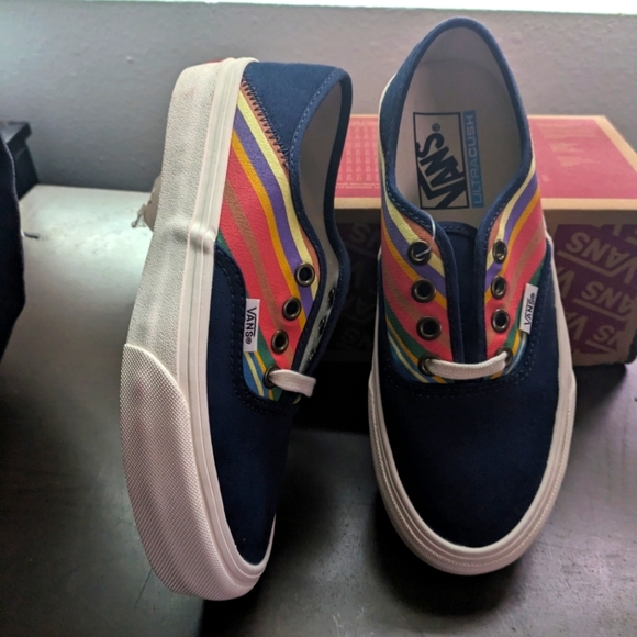 Vans Shoes - Vans Authentic SF Retro Stripes Women Size 5 Dress Blue Classic Beach Shoe 0124